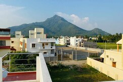 Tiru Guest House and Rooms
