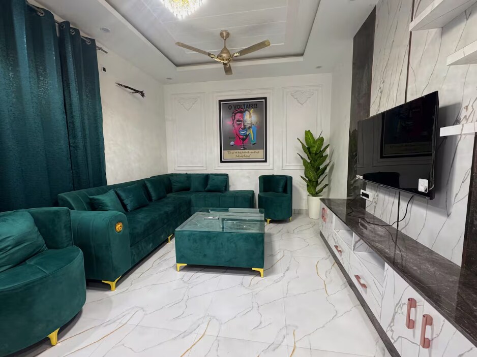 The Orbit 5BHK Near Rajpur Road - Tap to explore photos
