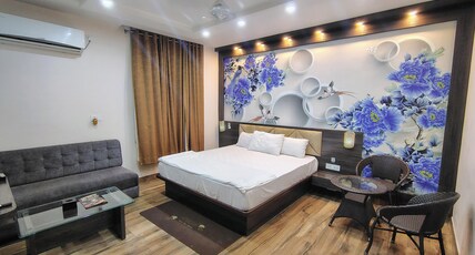 THE HOTEL ROYAL PADMAWATI Room Type - City View King Bed Suite