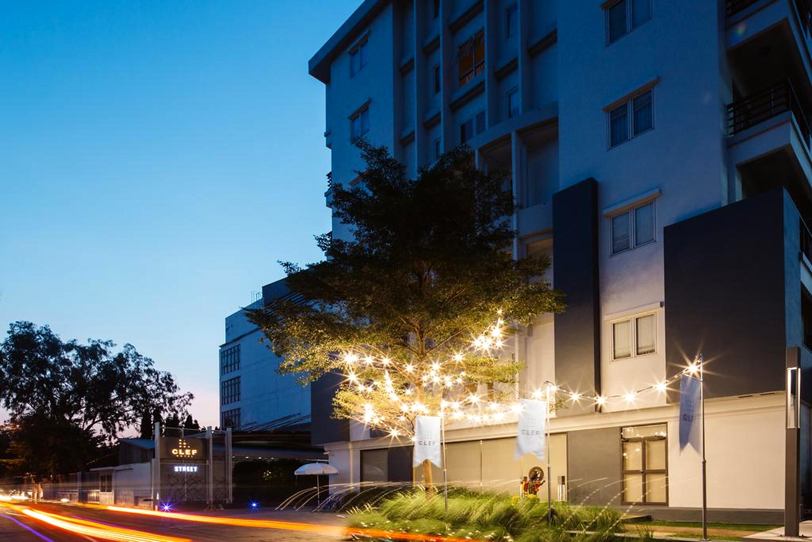 Clef Hotel Bangkok - Tap to explore photos