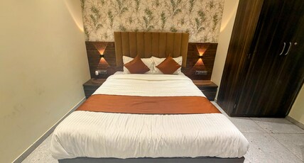 HOTEL GOLDEN PALACE Room Type - Standard AC Room