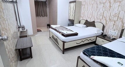 Hotel Broadway Colaba Room Type - TRIPLE BED ROOM