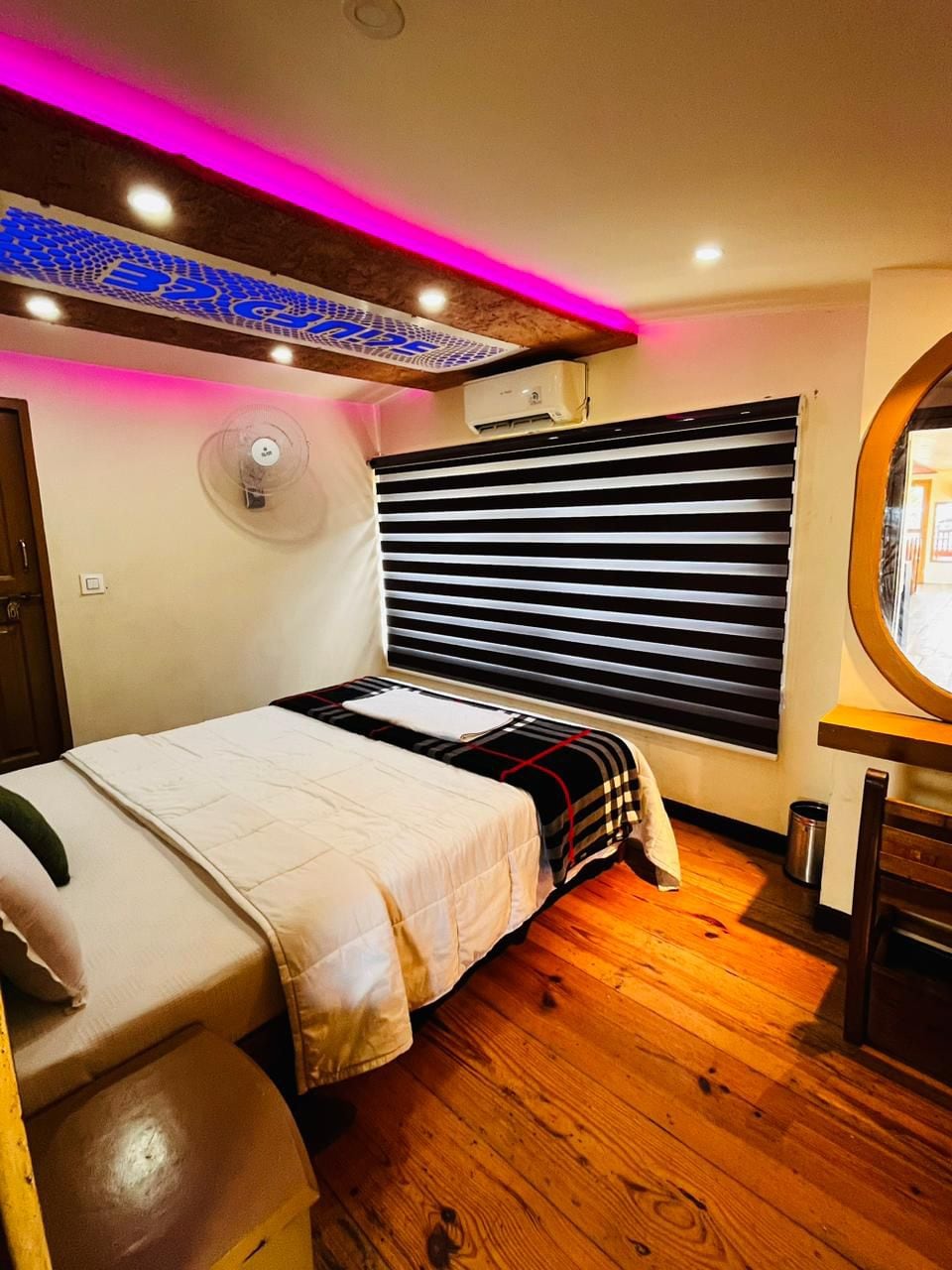 Relax in Kerala Premium Cruise - Tap to explore photos