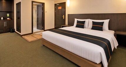 Townhouse Near Tanjung Batu Formerly 900 Inn Room Type - Junior Suite Townhouse Near Tanjung Batu Formerly 900 Inn Room Type - Junior Suite