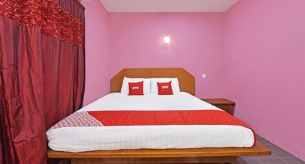 Hotel O Awan Biru Motel Room Type - Standard King
