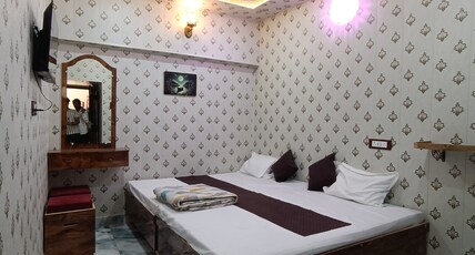 Kashi Dream Guest House Room Type - Family Deluxe AC Room