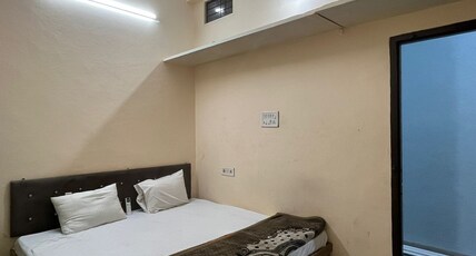 Maa Aarti palace Room Type - Double Bed Non AC Room 2