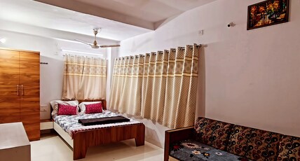 The Grand Crest Room Type - Grand Purple Suite