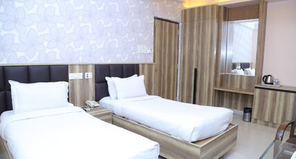 Hotel Tourist Plaza Room Type - Super Deluxe Twin Bed