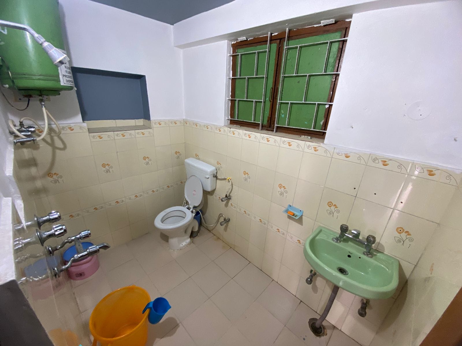 Kalsang Guest House | Rooms with Wi-Fi - Tap to explore photos
