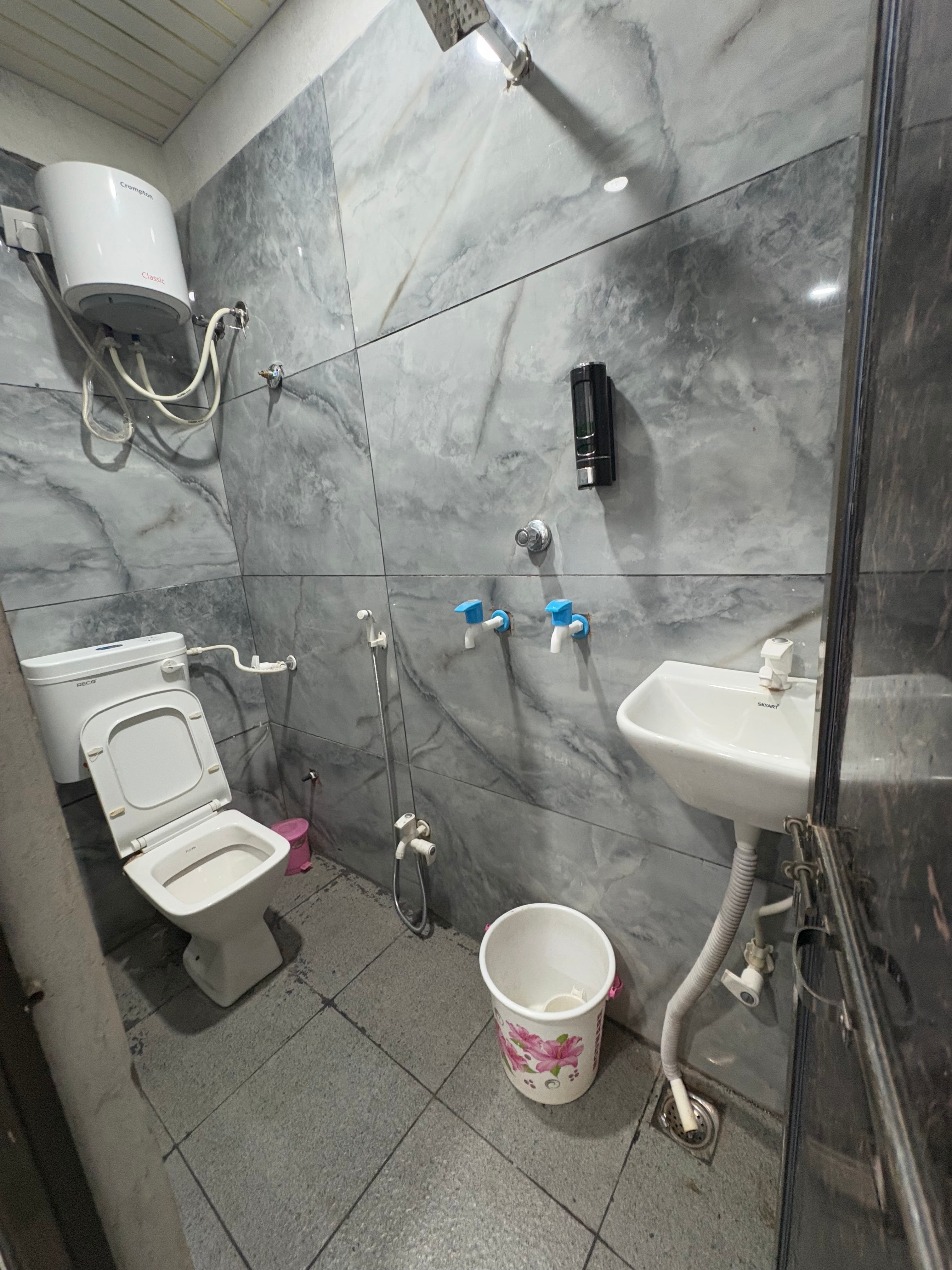 Sidhi vinayak homestay - Tap to explore photos