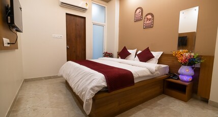 Hotel Raaz & Restaurant  Room Type - Super Deluxe