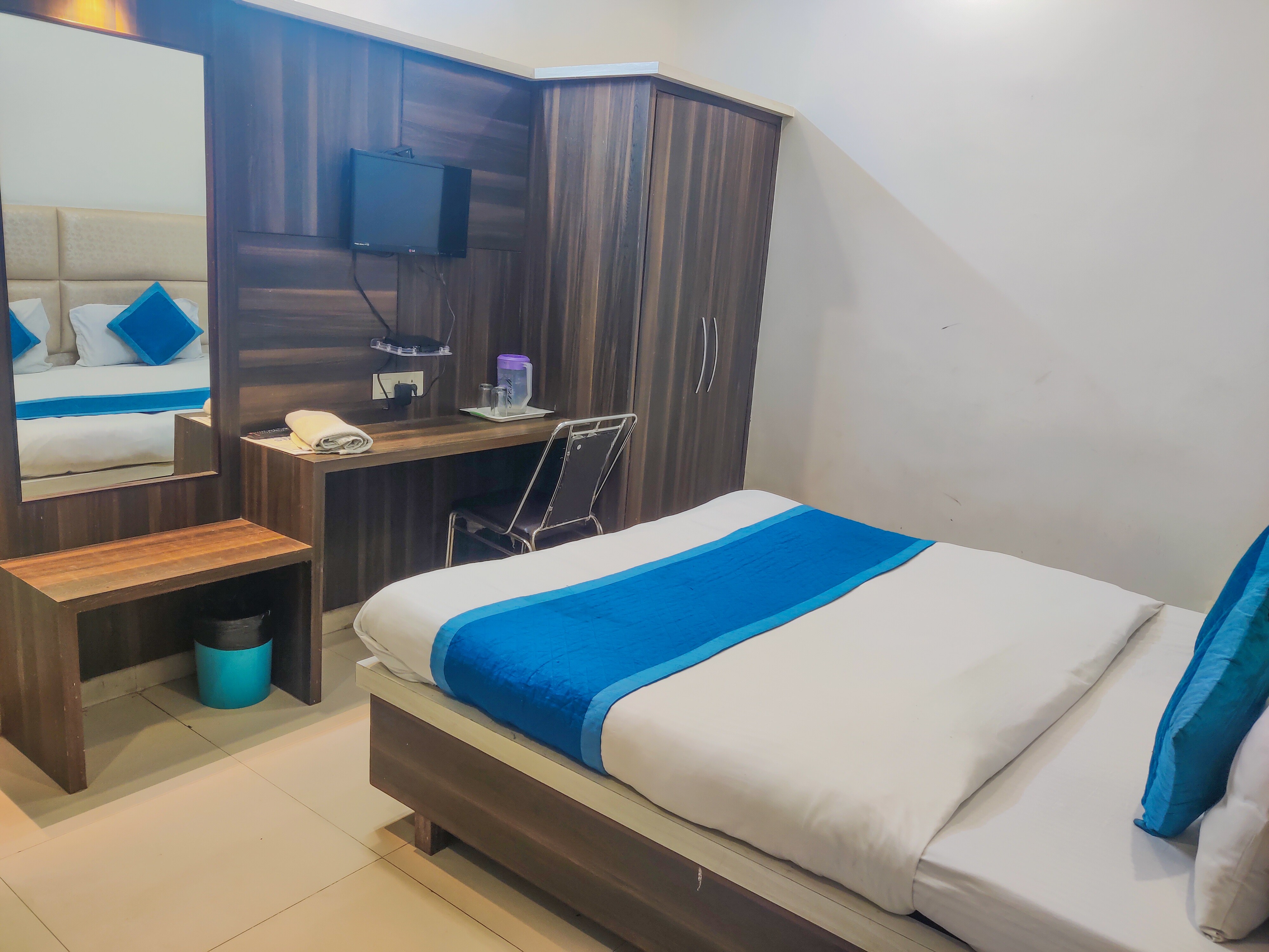 Perfectstayz Value Grey Castle near Haridwar Railway Station - Tap to explore photos