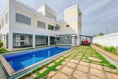 Peninsula Lake View Villa