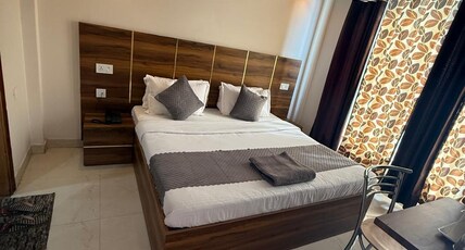 Hotel Kartik Room Type - Deluxe room