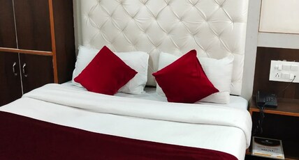 Hotel Sky Lark Room Type - Deluxe Room