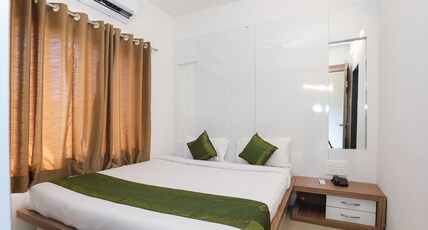 Treebo Sapphire Studio Room Type - Deluxe Family Room