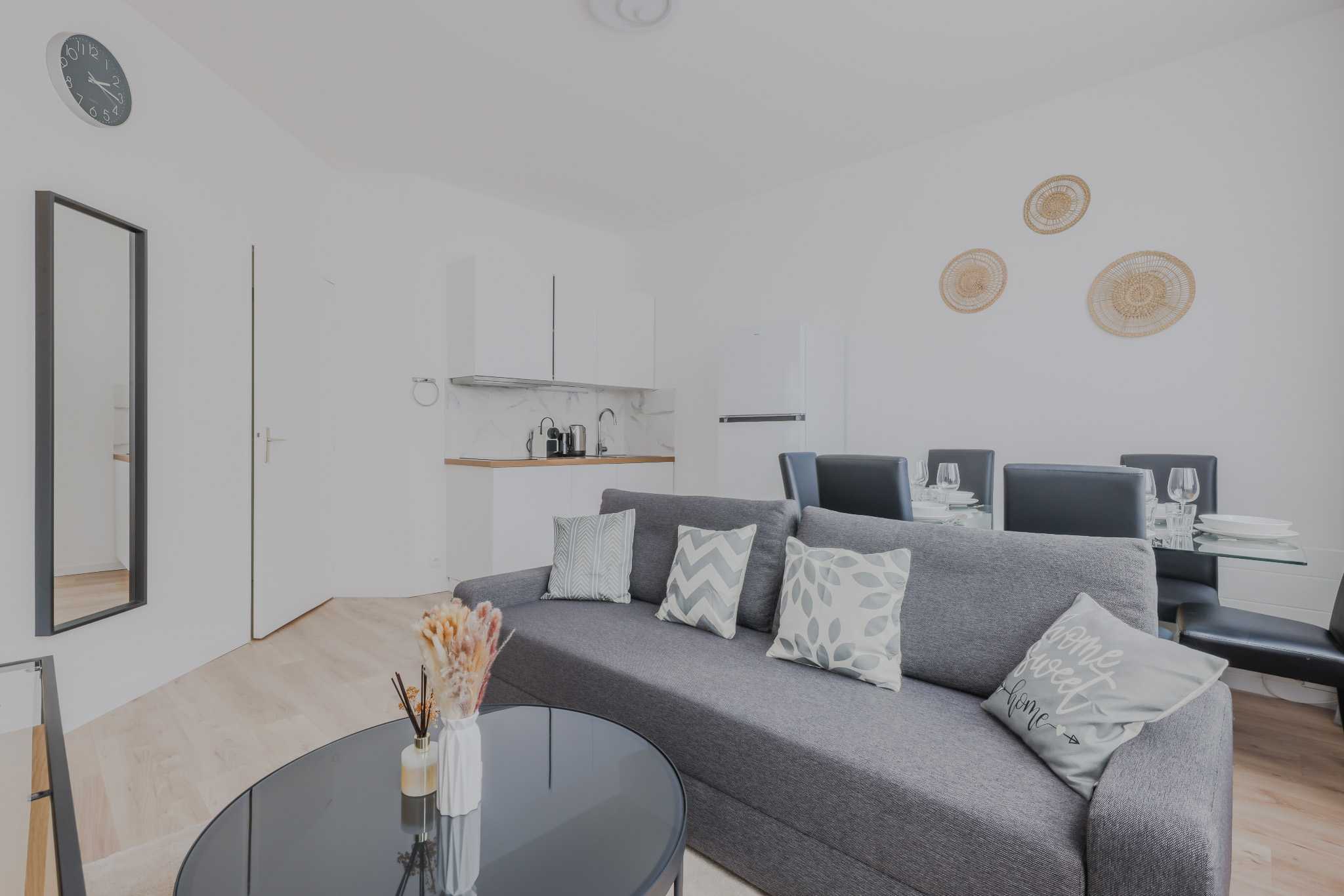 Modern Apartment - 2BR/6P- Levallois-Perret - Tap to explore photos