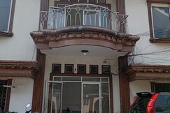 Hotel O near Jakarta International Velodrome formerly Wisma Lamida