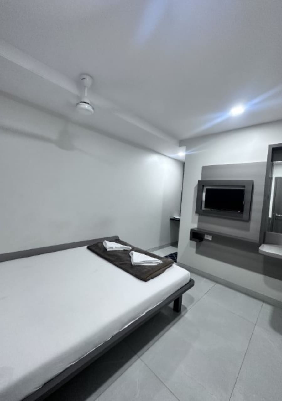 RS REGENCY Hotel - Tap to explore photos