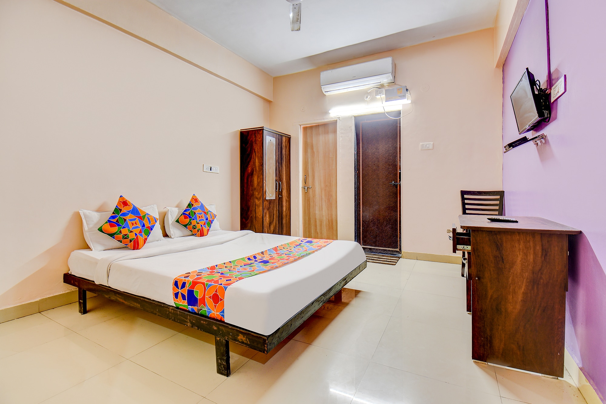 FabHotel Laxmi Chowk - Tap to explore photos