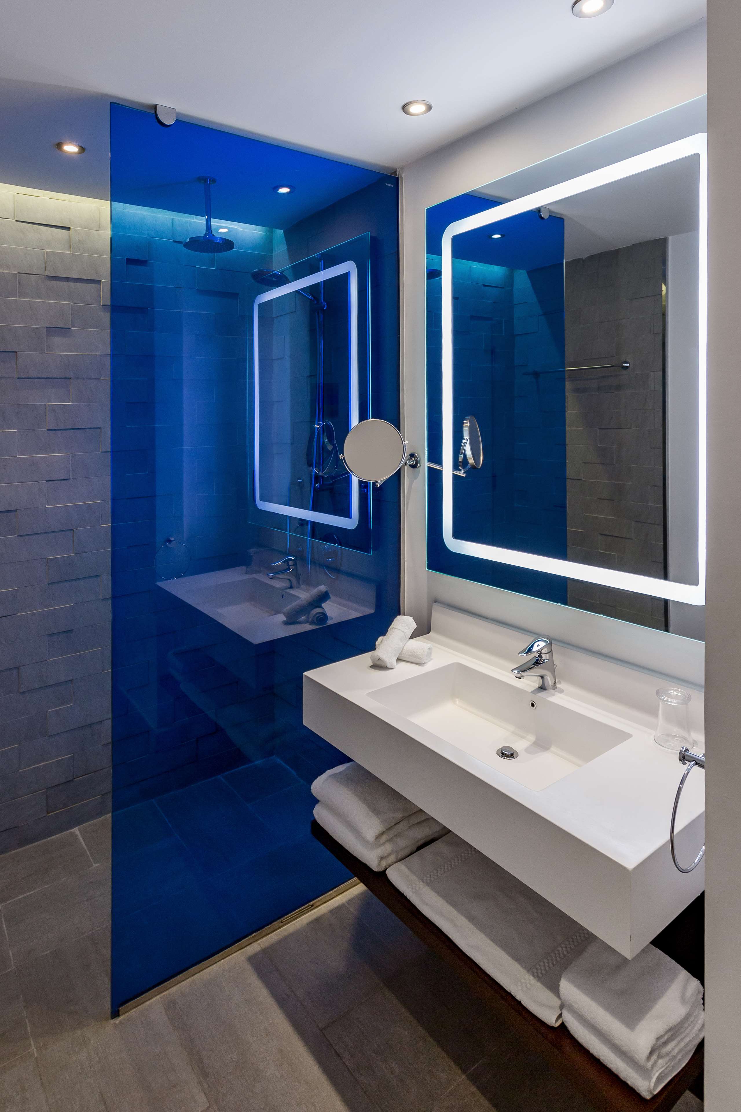 Radisson Hotel & Apartments Dammam Industry City - Tap to explore photos
