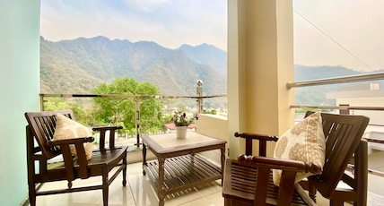 Tapovan New Residency (5 minutes walk to Laxman Jhula) Room Type - Superior Room with Mountain View and Balcony Tapovan New Residency (5 minutes walk to Laxman Jhula) Room Type - Superior Room with Mountain View and Balcony