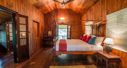 Pepper Trail Room Type - Mackenzie Suite with Balcony