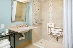 DoubleTree by Hilton Jacksonville-Riverfront