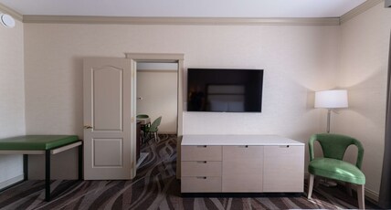 Prestige Harbourfront Resort, BW Premier Collection Room Type - Suite-2 Queen Beds, Non-Smoking, Full Kitchen, Sofabed, Work Desk, Safe, Flat Screen Television Prestige Harbourfront Resort, BW Premier Collection Room Type - Suite-2 Queen Beds, Non-Smoking, Full Kitchen, Sofabed, Work Desk, Safe, Flat Screen Television
