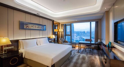 Crowne Plaza Hotel Lanzhou Room Type - 1 King Bed Standard River View