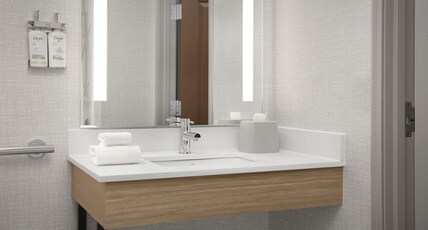 Holiday Inn Express Hotel & Suites DFW West - Hurst Room Type - 1 Queen Bed Suite Mobil Accessible Tub