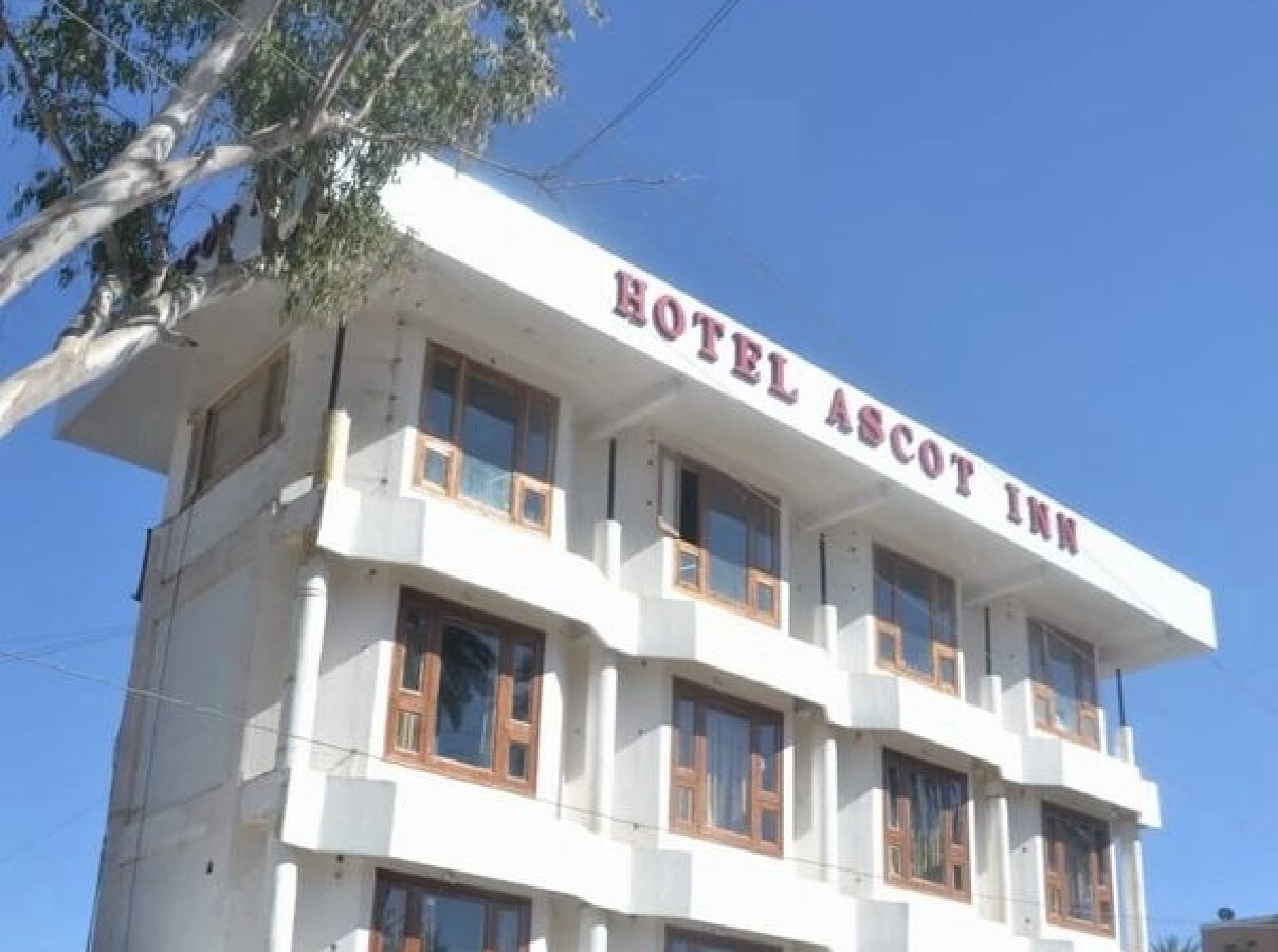 Hotel Ascot Inn - Tap to explore photos