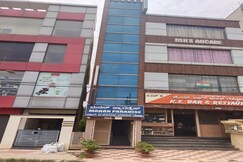 Octave Manan Paradise