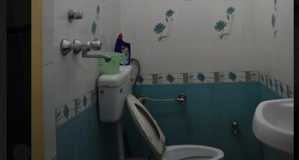 Abhay Villas Guest House Room Type - Deluxe Room with Fan
