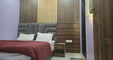 MADHAV PALACE Room Type - Deluxe Suite