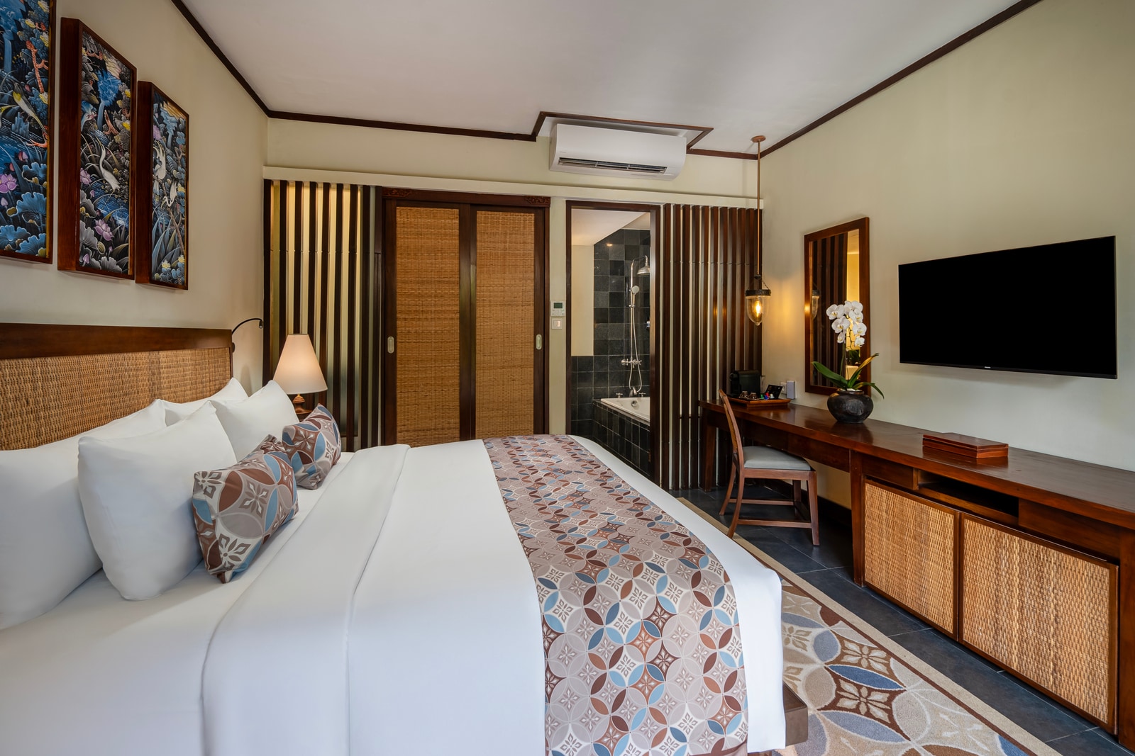 Kuta Seaview Beach Resort - Tap to explore photos