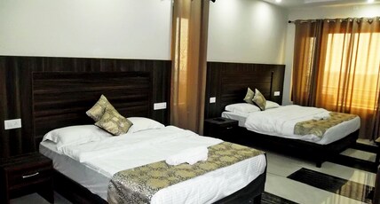 Hotel Flyers Paradise Room Type - Family Room with Balcony and Mountain View