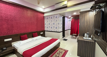 SARASWATI ( Pure Vegetarian ) - A COMPLETE FAMILY HOTEL Room Type - Deluxe AC Room SARASWATI ( Pure Vegetarian ) - A COMPLETE FAMILY HOTEL Room Type - Deluxe AC Room