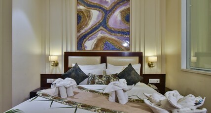 Hotel BR GRAND | 2KM FROM GOLDEN TEMPLE Room Type - DELUXE ROOM