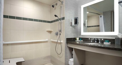 Hilton Virginia Beach Oceanfront Room Type - 1K ACC MOB HR RI-SH PV BAL