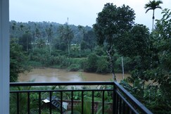 Emberlin Holidays Service Apartments