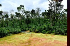 Estate Flora Homestay: 3BH, One group Only, Estate, Home Food.