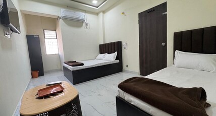KMC GUEST HOUSE AND DORMITORY Room Type - Luxury room with double bed