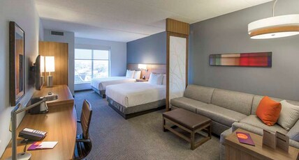 DoubleTree by Hilton Asheville Downtown Room Type - 2 QUEENS HIGH FLOOR