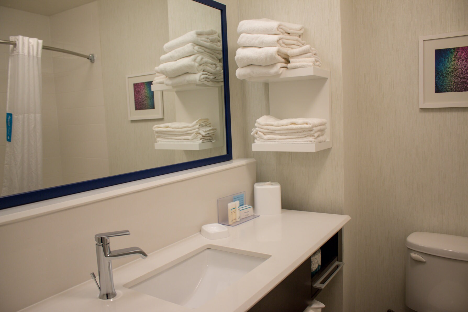 Hampton Inn Boise - Airport - Tap to explore photos