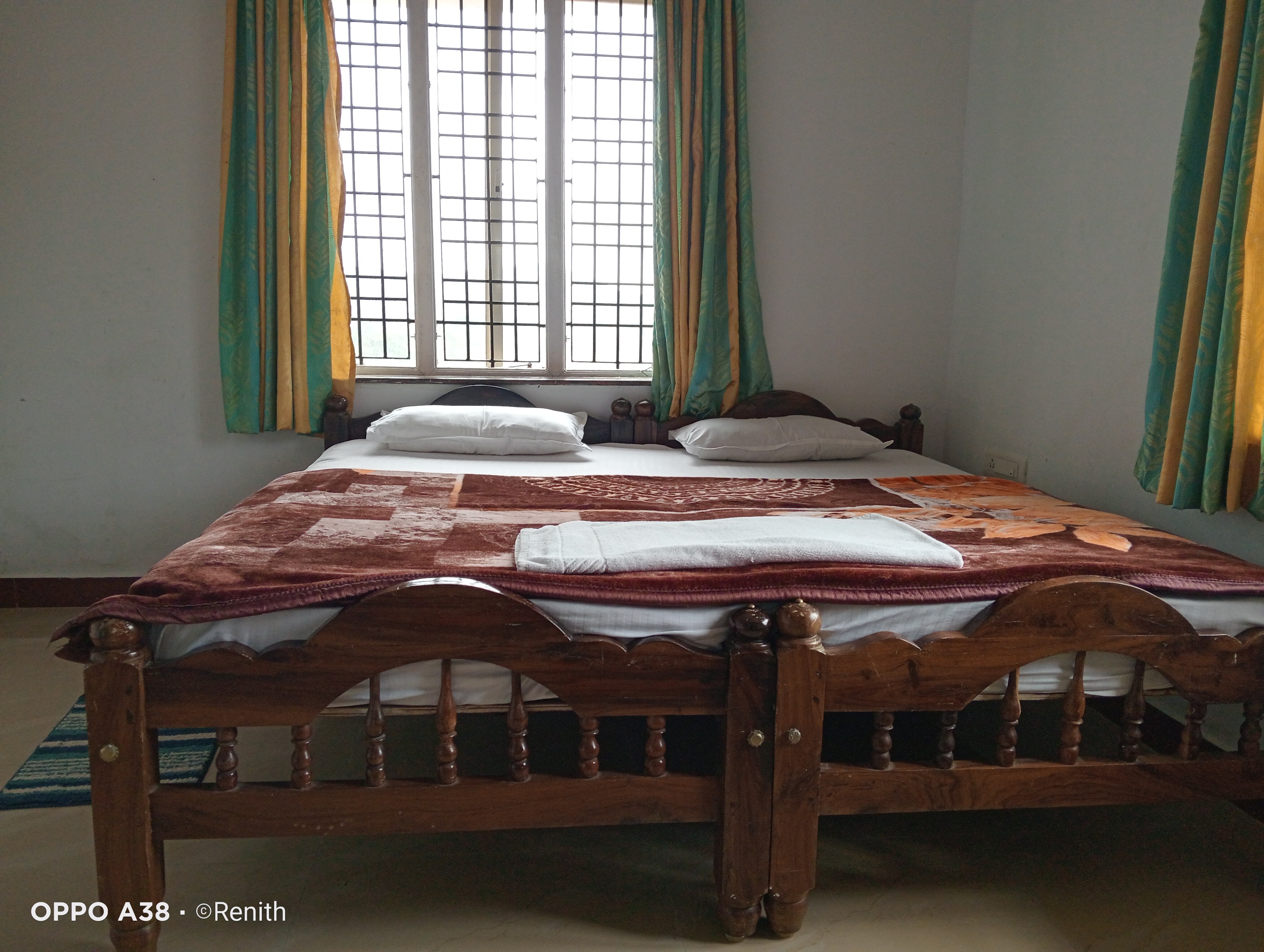 Top Hill Homestay - Tap to explore photos