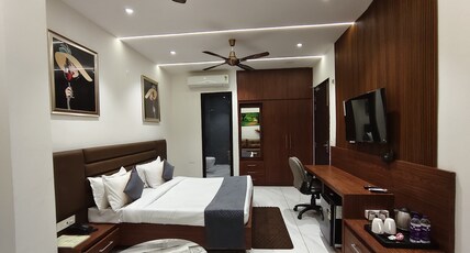 Bhumi Residency Room Type - Luxury Suite with Private Jacuzzi