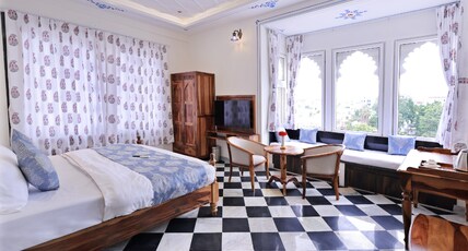 Krishna Villa Room Type - Deluxe Room