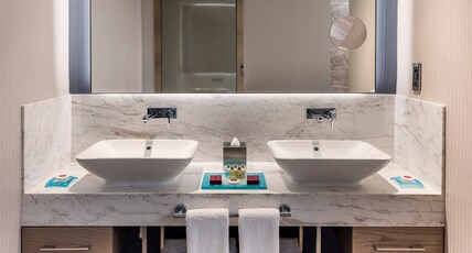 Crowne Plaza Istanbul Florya Room Type - 1 King Junior Suite
